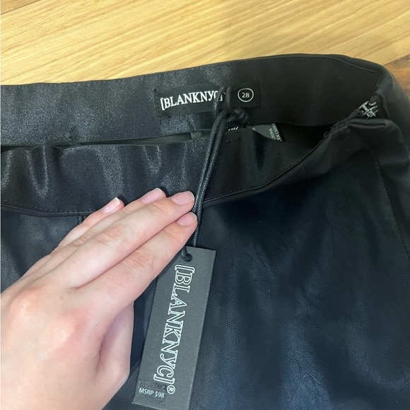 BLANKNYC NWT FAUX LEATHER SKIRT SZ 28 SMALL 6 KNEE LENGTH SIDE ZIPPER BACK SLIT - Picture 3 of 6